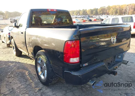 2017 Ram 1500 Express 4X2 6'4 Box из США, поврежденный, VIN 3C6JR6AT6HG573456